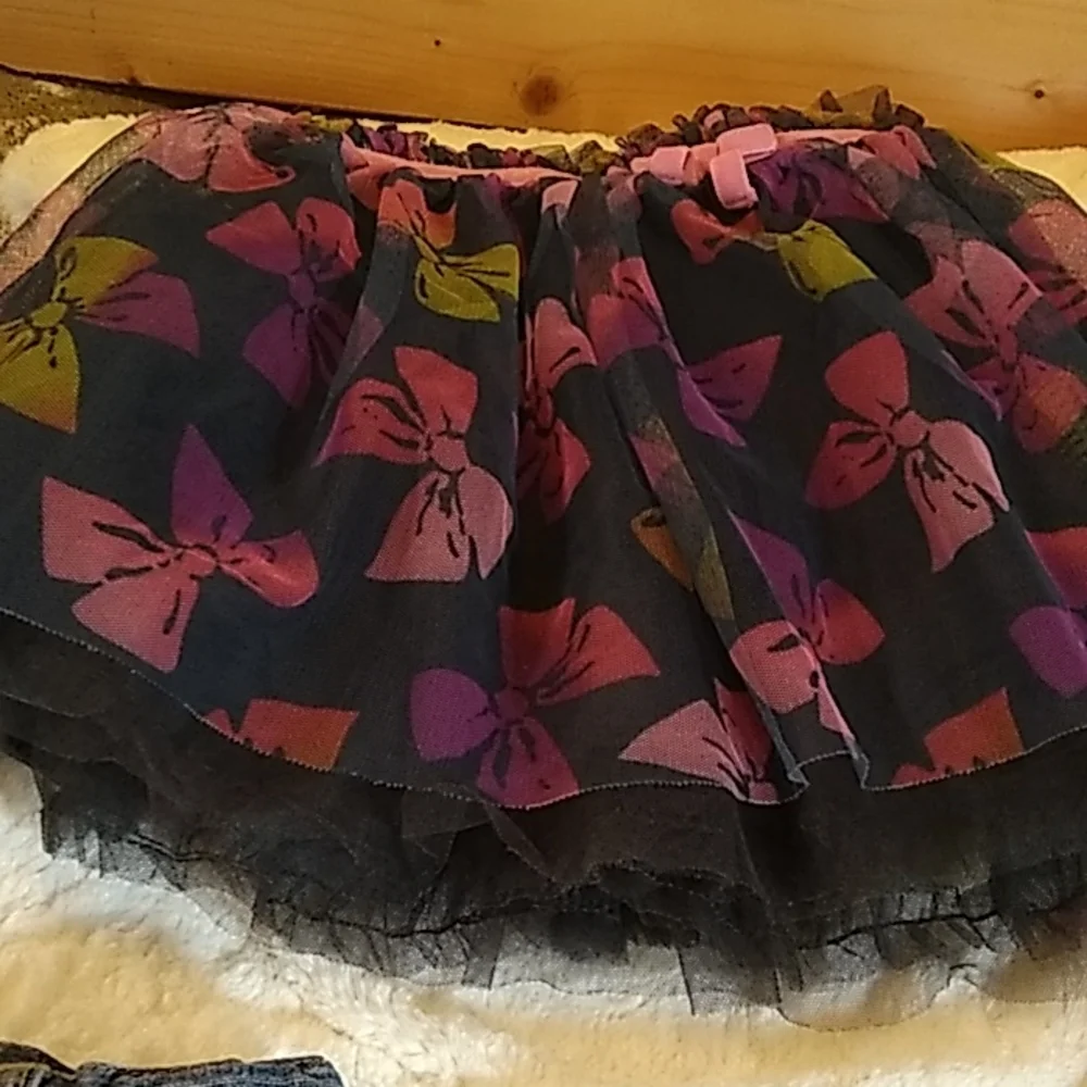 Girls 5T bundle Summer Dress skort skirts tee shirt with leggings pre-owned